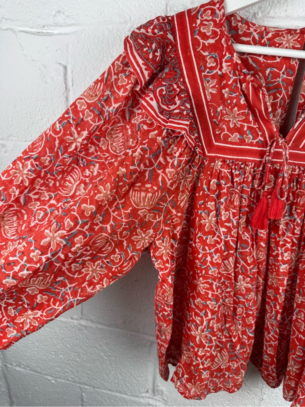 Cleobella Mylah Blouse Red Floral Block Print Tassel Tie Ruffle Boho Top Size M - Picture 5 of 11